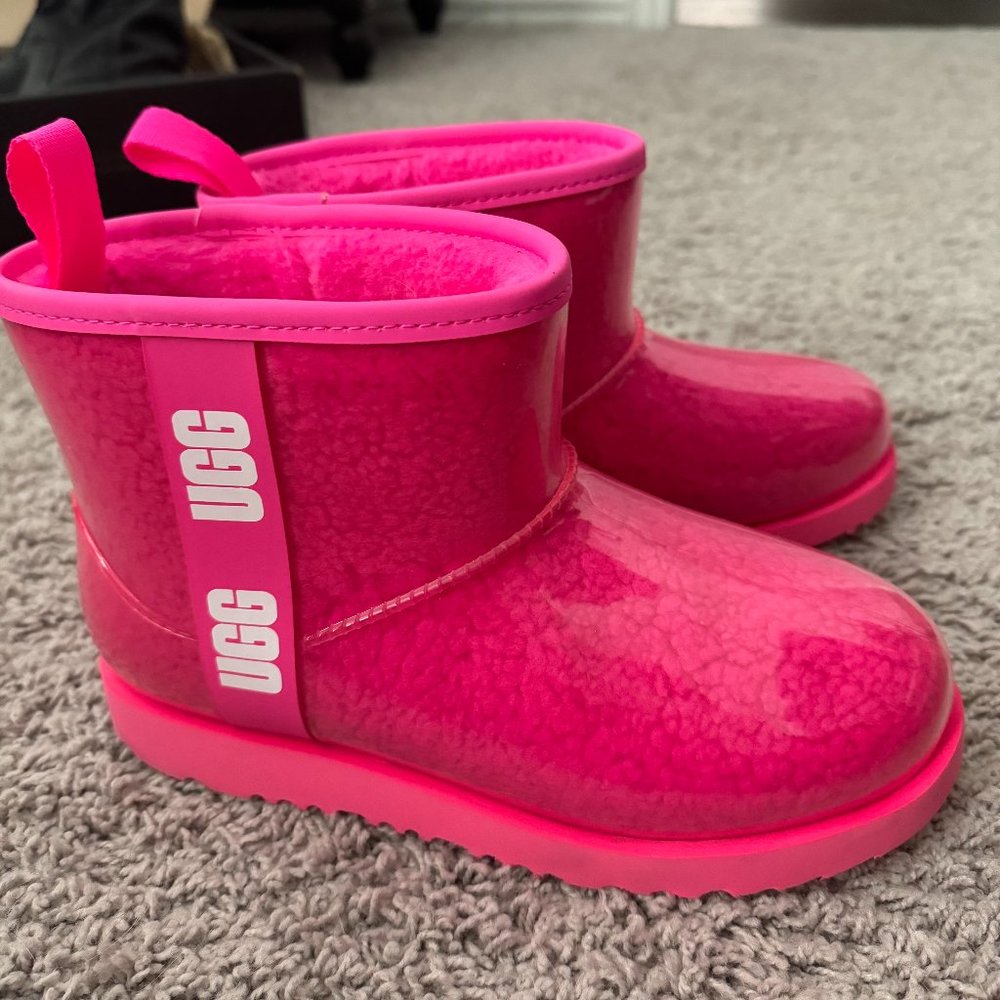 Classic Mini‎ Ugg Pink size 6